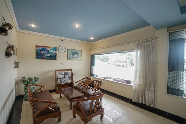 Hostal Oyo 448 Hotel Central