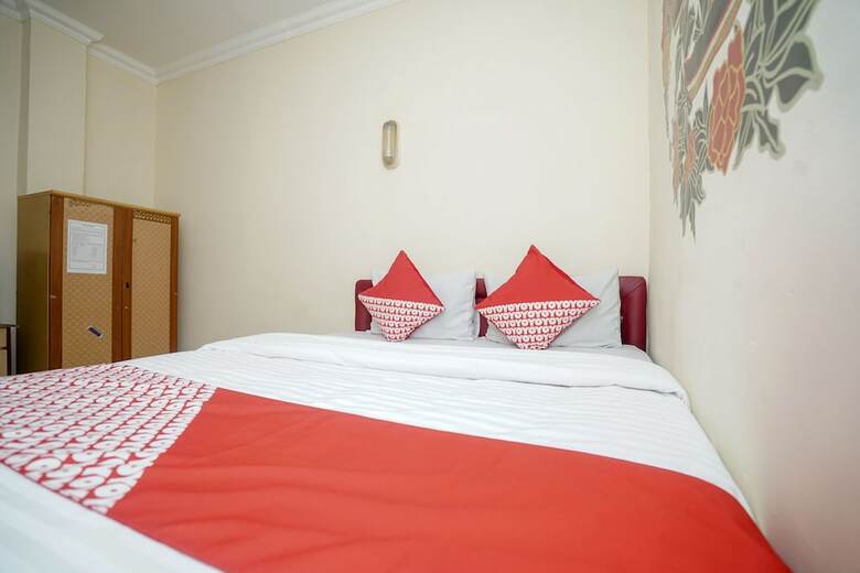 Hostal Oyo 448 Hotel Central
