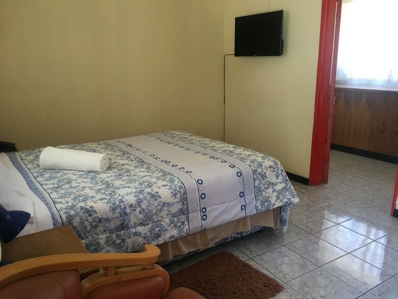 Hotel Tshesebe Stopover Motel