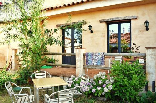 Hostal La Flamenca Inn