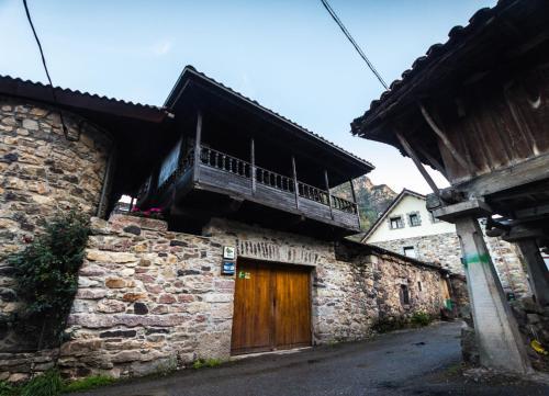 Hostal Hotel Rural La Corte