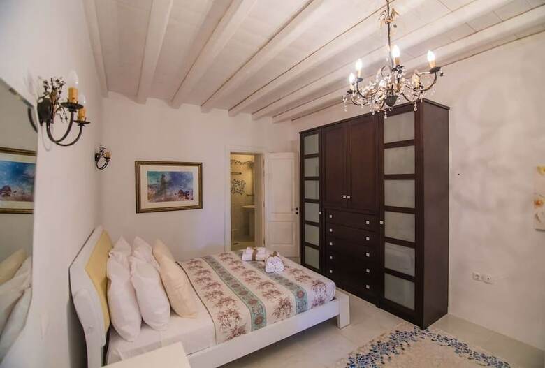 Villa Queen Co By The Pearls Collection