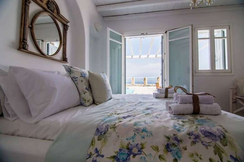 Villa Queen Co By The Pearls Collection