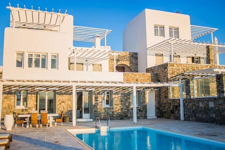 Villa Queen Co By The Pearls Collection