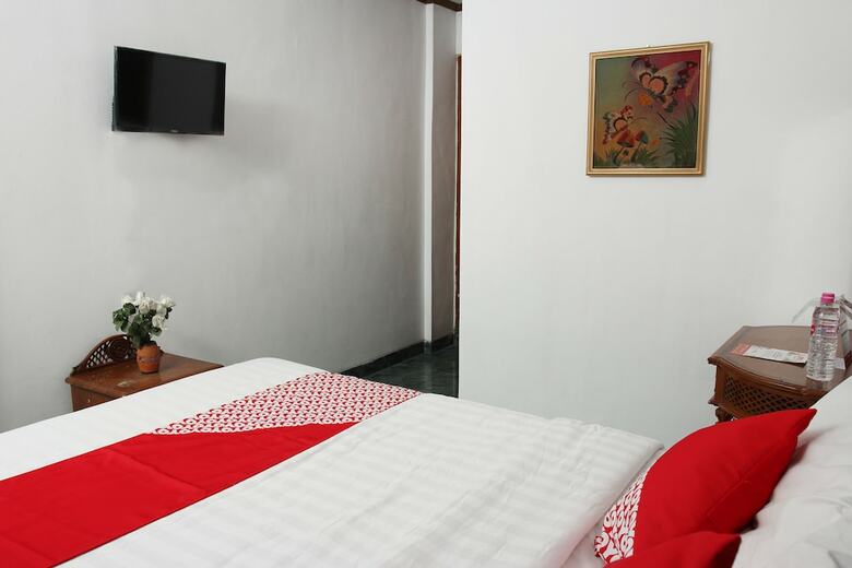 Oyo 392 Hotel Mawar Saron
