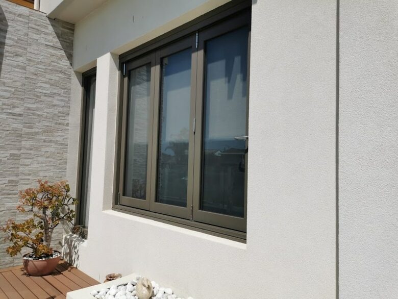 Serviced Waterfront Whole Villa Sydney