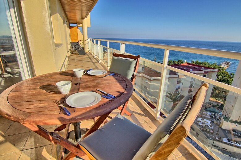 Apartamentos Carvajal Seafront Penthouse