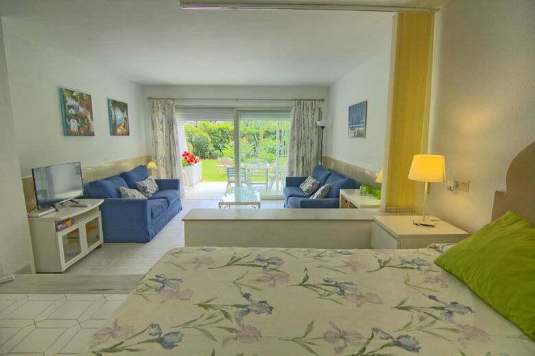 La Petunia Apartment