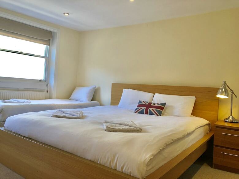 Buckingham Palace View Apartment