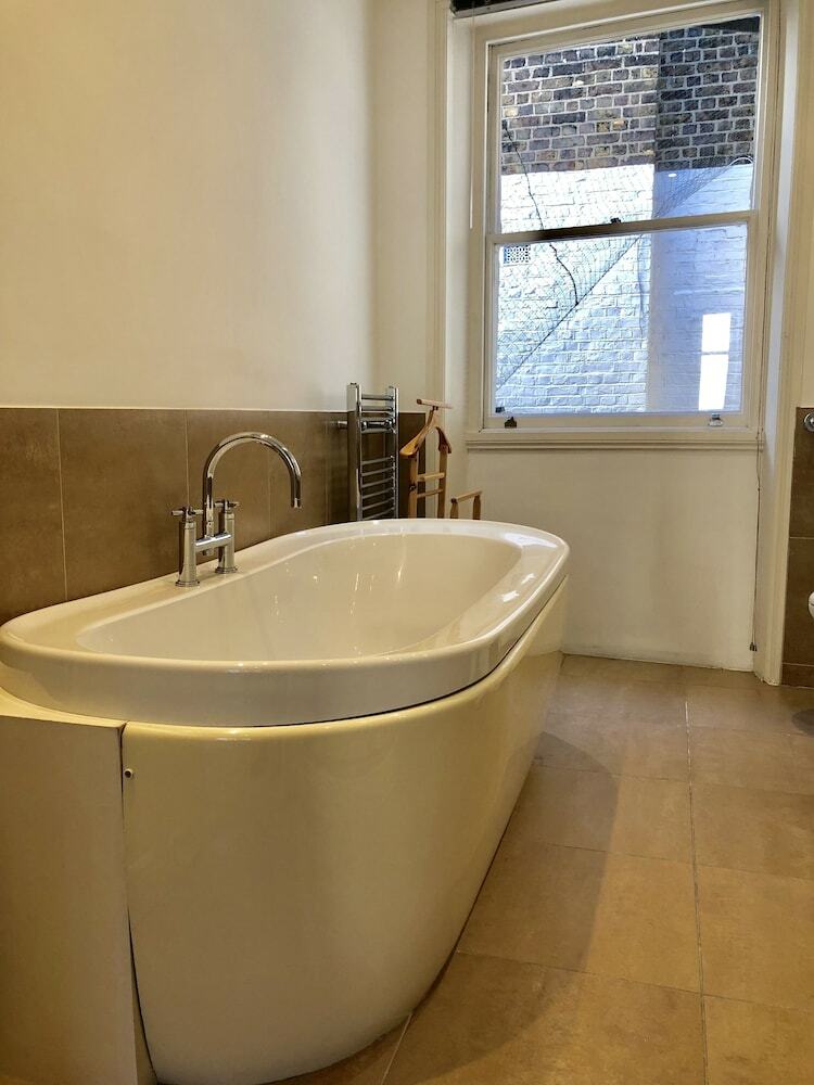 Buckingham Palace View Apartment