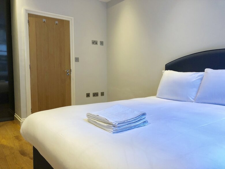 Claverton Street Apartment