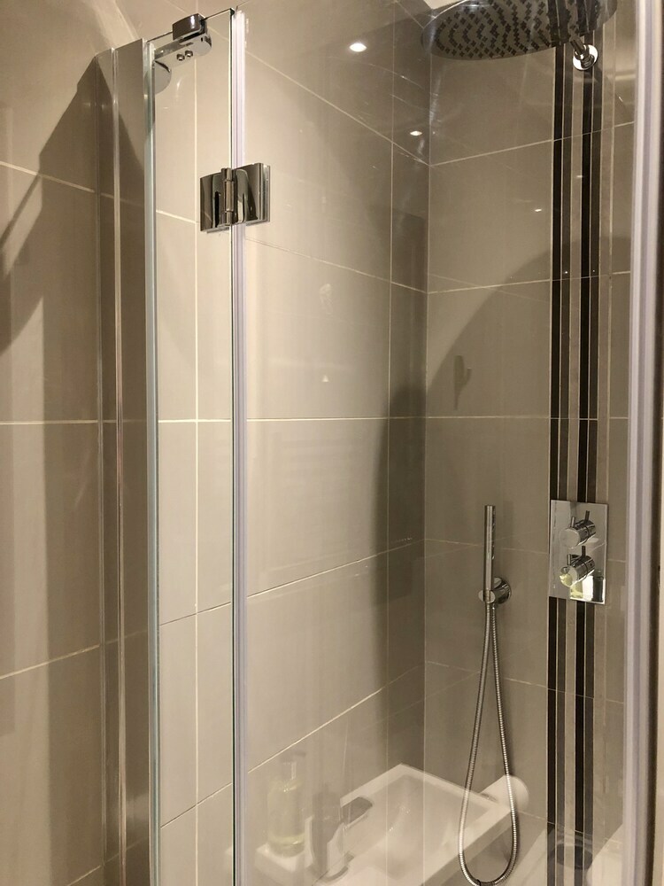 Claverton Street Apartment