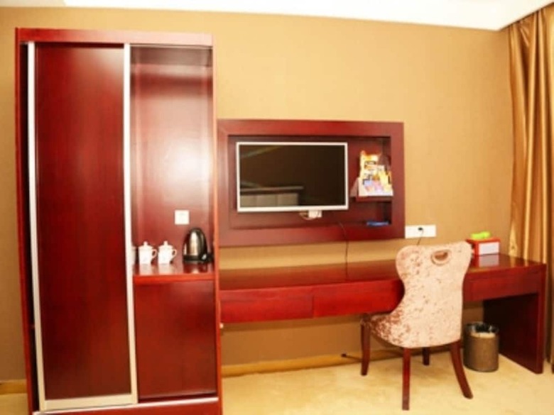 Greentree Inn Wuhan High-speed Rail Station Express Hotel