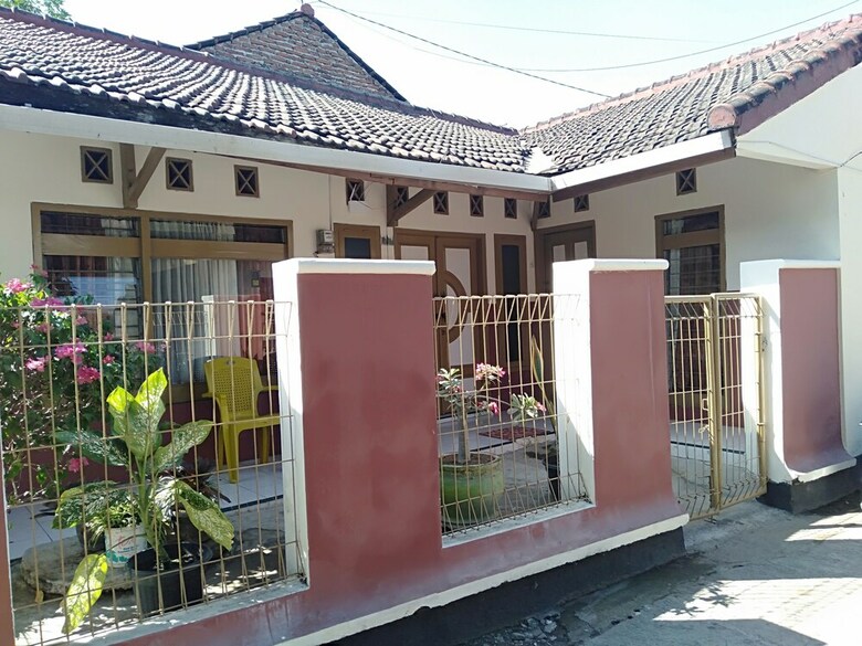 Bed & Breakfast Puri Made 2 Homestay