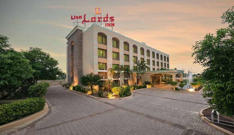 Hotel Lion Lords Inn