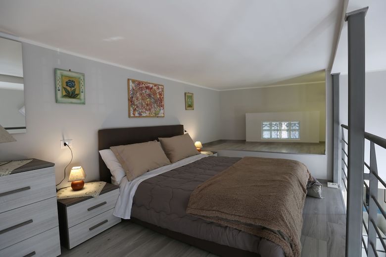 Villa Rosa Apartments
