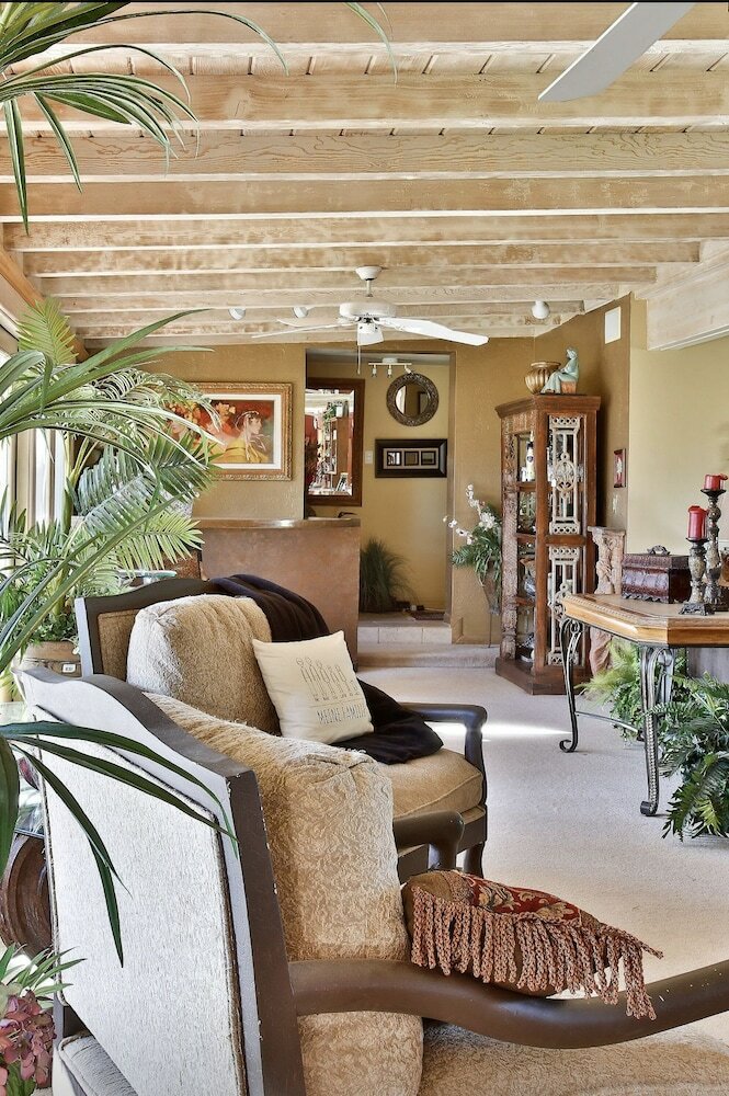 Ellen's Paradise Retreat