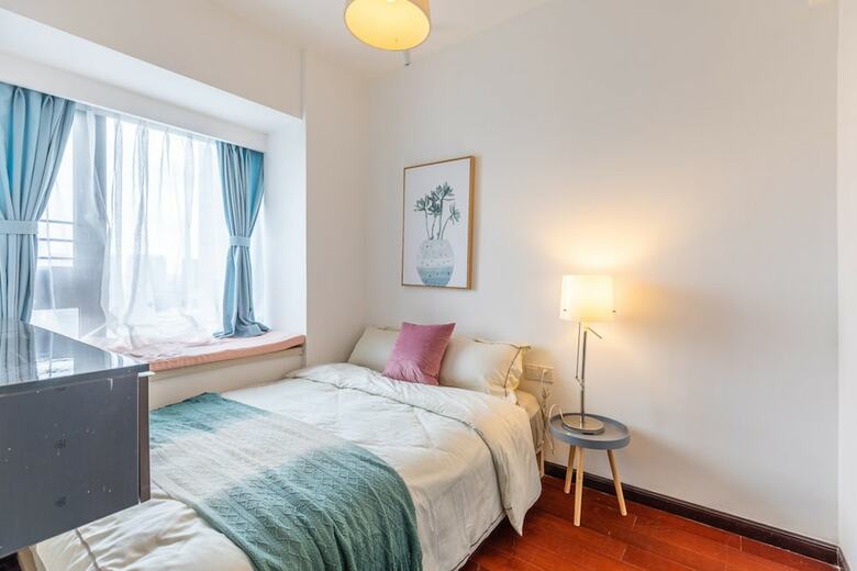 Locals Boutique Apartment Huafa Plaza 32