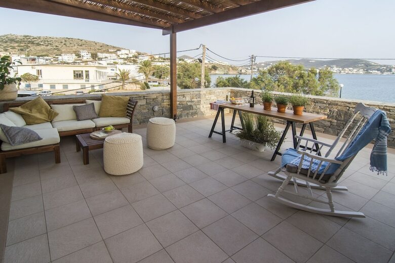 Apartamentos Syros Wellness Luxury Suites