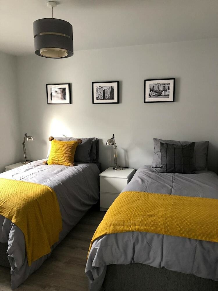 City Central Townhouse By Bhr Apartments