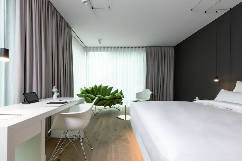 Kpm Hotel & Residences
