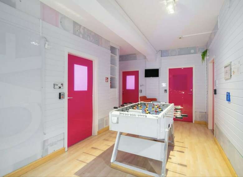 Hostal @friends By City Surfer