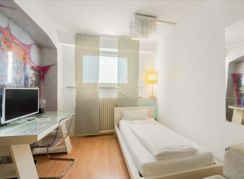 Hostal @friends By City Surfer