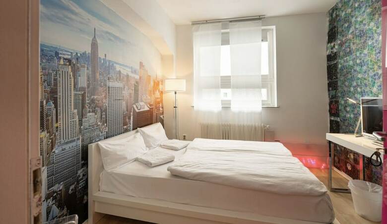 Hostal @friends By City Surfer