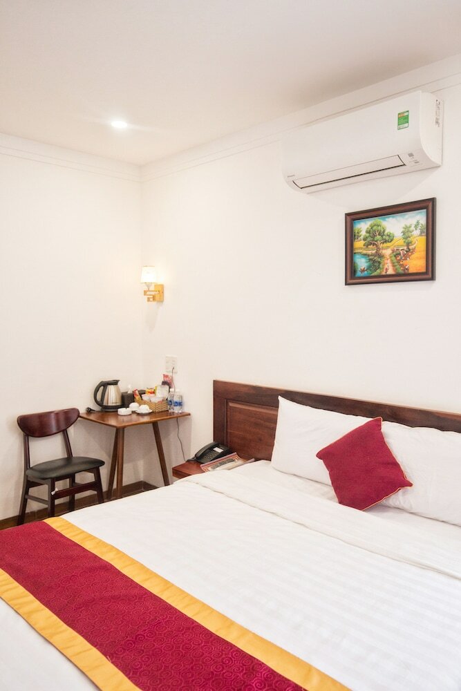 Le Centre Hotel