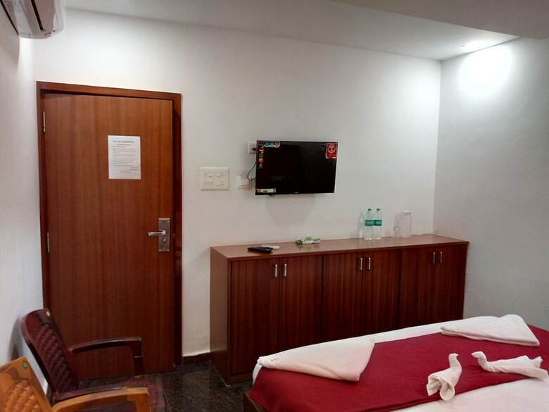 Hotel Sri Sai Residency