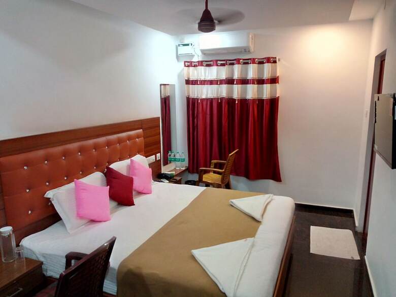 Hotel Sri Sai Residency