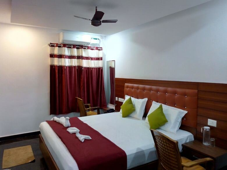 Hotel Sri Sai Residency