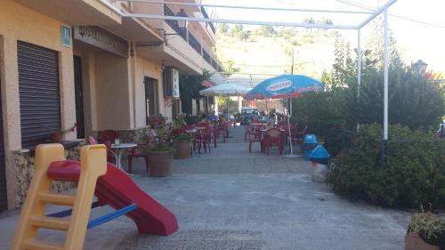 Hostal Restaurante Los Bronces
