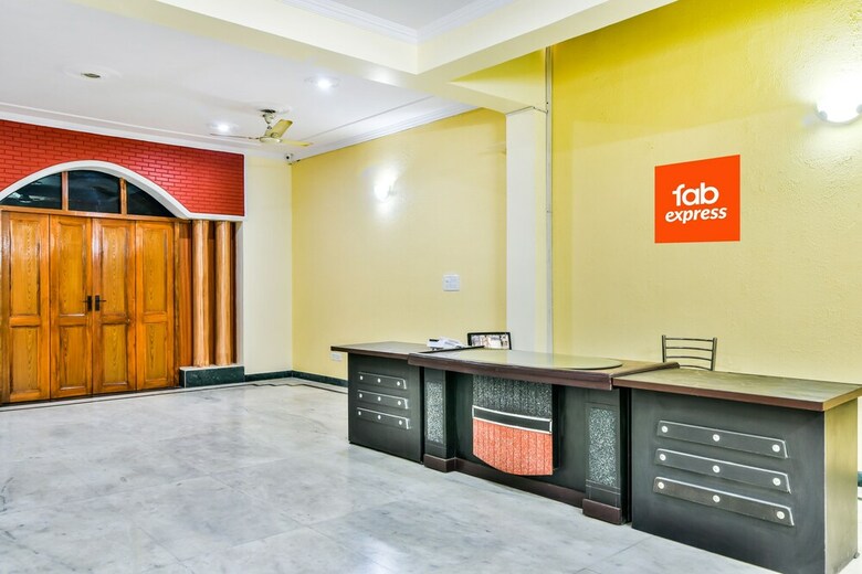 Fabhotel Prakash Apartment
