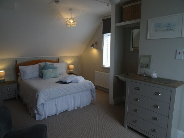 Rolling Waves Hotel - Guest House