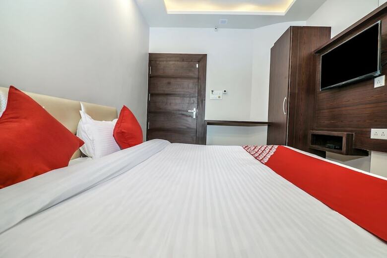 Hotel Pooja Residency