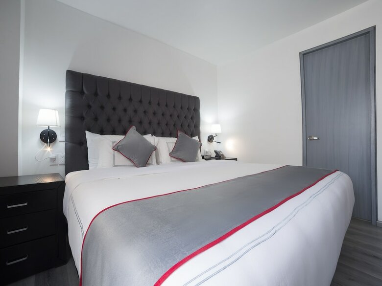 Hotel Arboleda 215