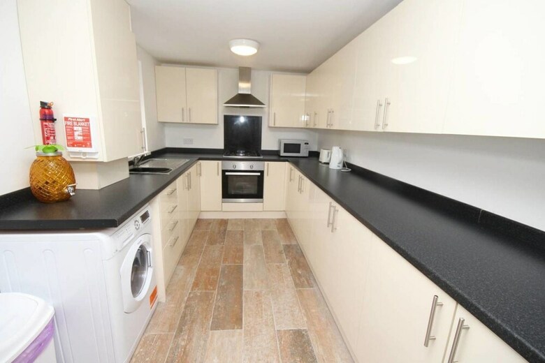Residencia 6 Bed House, Liverpool