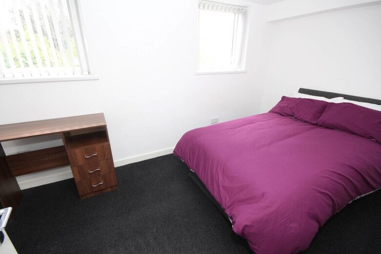 Residencia 6 Bed House, Liverpool