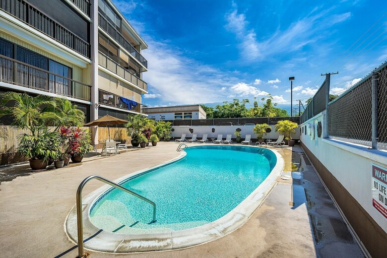 Kona Plaza#402