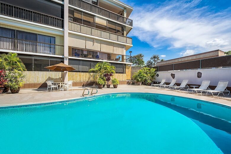 Kona Plaza#402