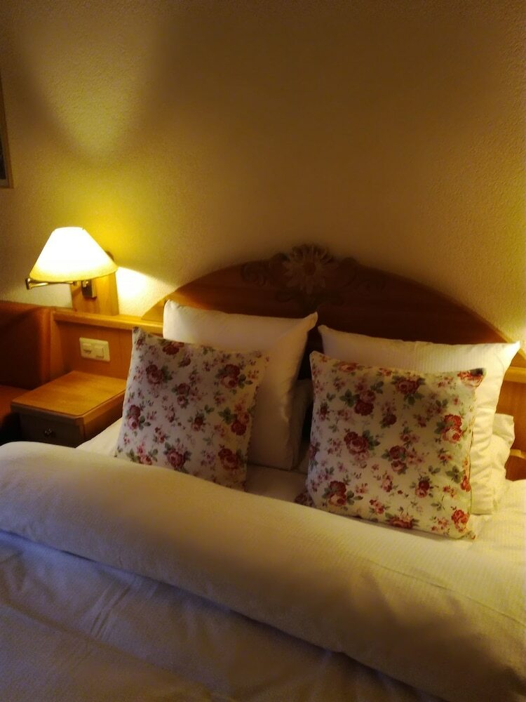 Hotel Grichting Und Badnerhof