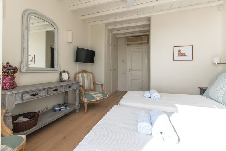 Hera Iconic Mykonian Villa