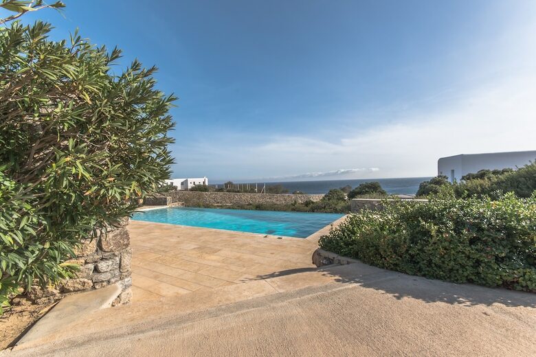 Hera Iconic Mykonian Villa