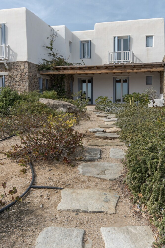 Hera Iconic Mykonian Villa