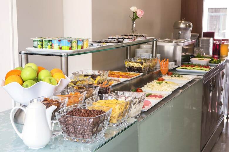 Obelisk Hotel & Suites