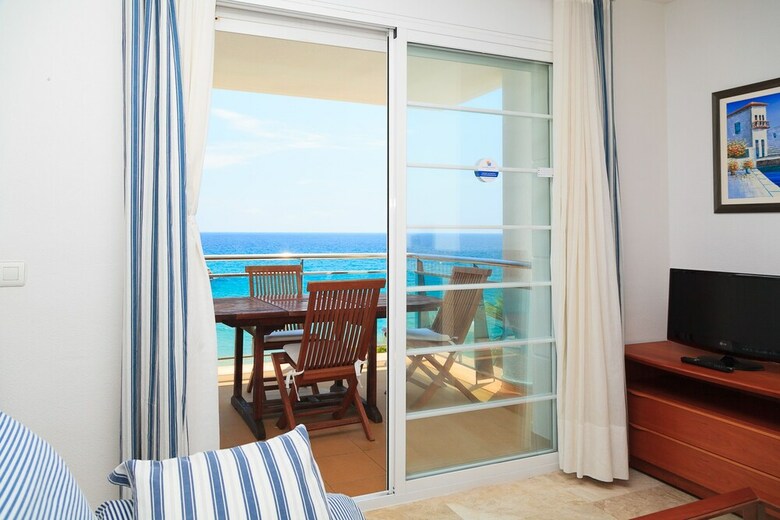 Apartamentos Uhc Arinsal Family Complex