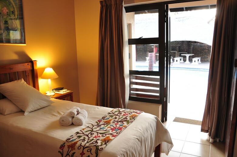 Hotel Woodpecker's Inn