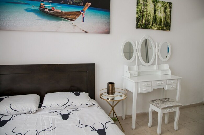 Luxury Beach R&a Apartment Group
