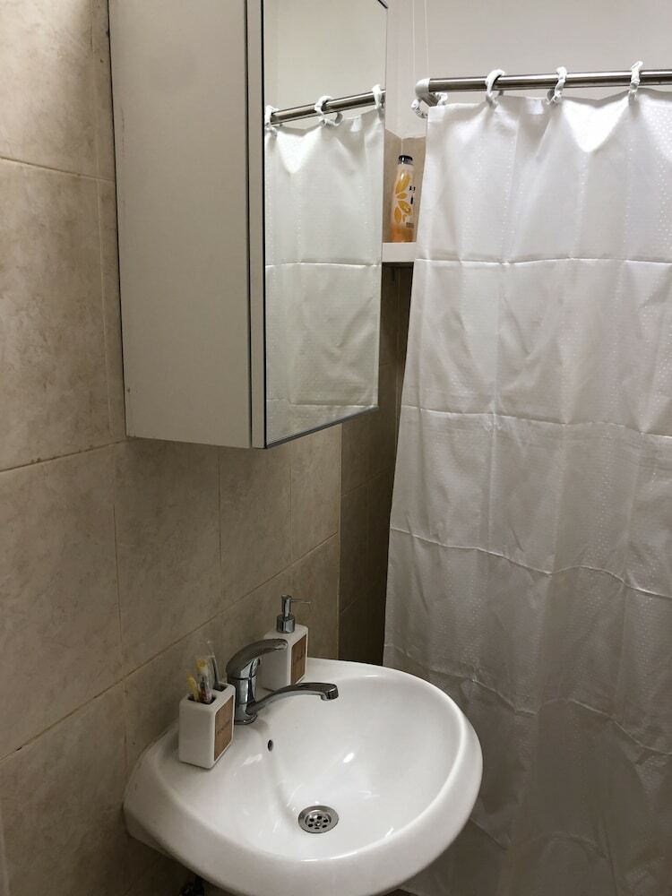 T.l.v R&a Apartment Group